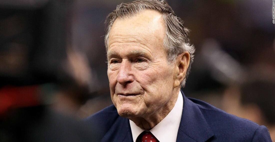 NEW ORLEANS - JANUARY 24: Former US President George H. W. Bush (R) stands on the field prior to the New Orleans Saints playing against the Minnesota Vikings during the NFC Championship Game at the Louisana Superdome on January 24, 2010 in New Orleans, Louisiana. (Photo by Jed Jacobsohn/Getty Images)