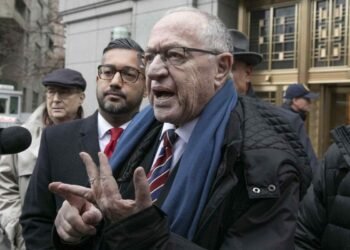 Alan Dershowitz Judge Merchan runs the courtroom tyrannically.